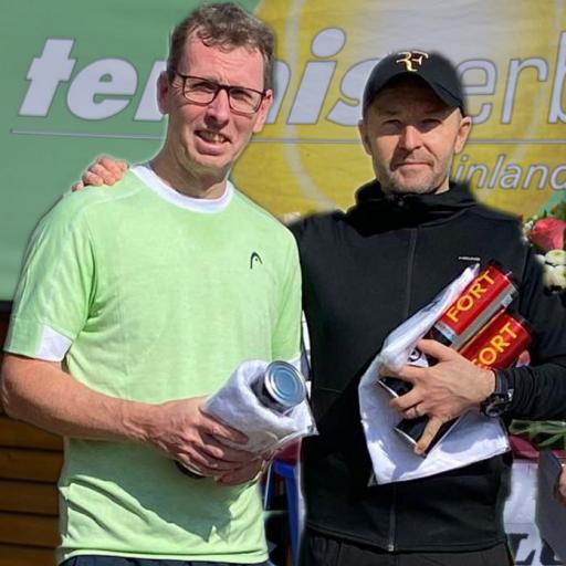 Siegerehrung: Roman Garzorz (re.) RLP-Meister Halle 2025 mit seinem Finalgegner